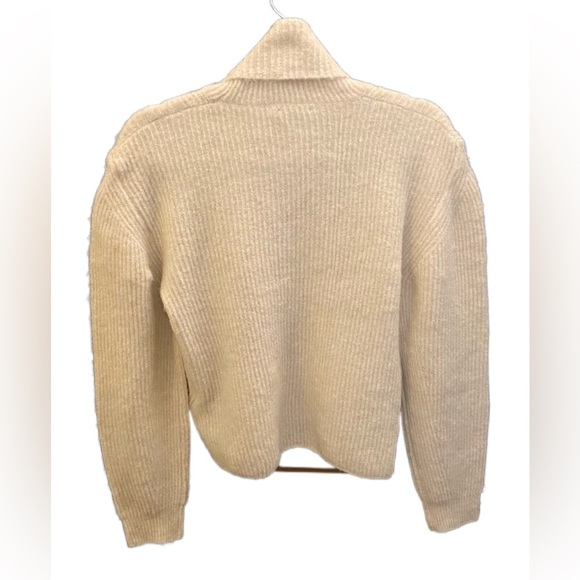Topshop Camel turtle neck Sweater, ribbed Color Ivory , 0-2, NWOT - Picture 3 of 11